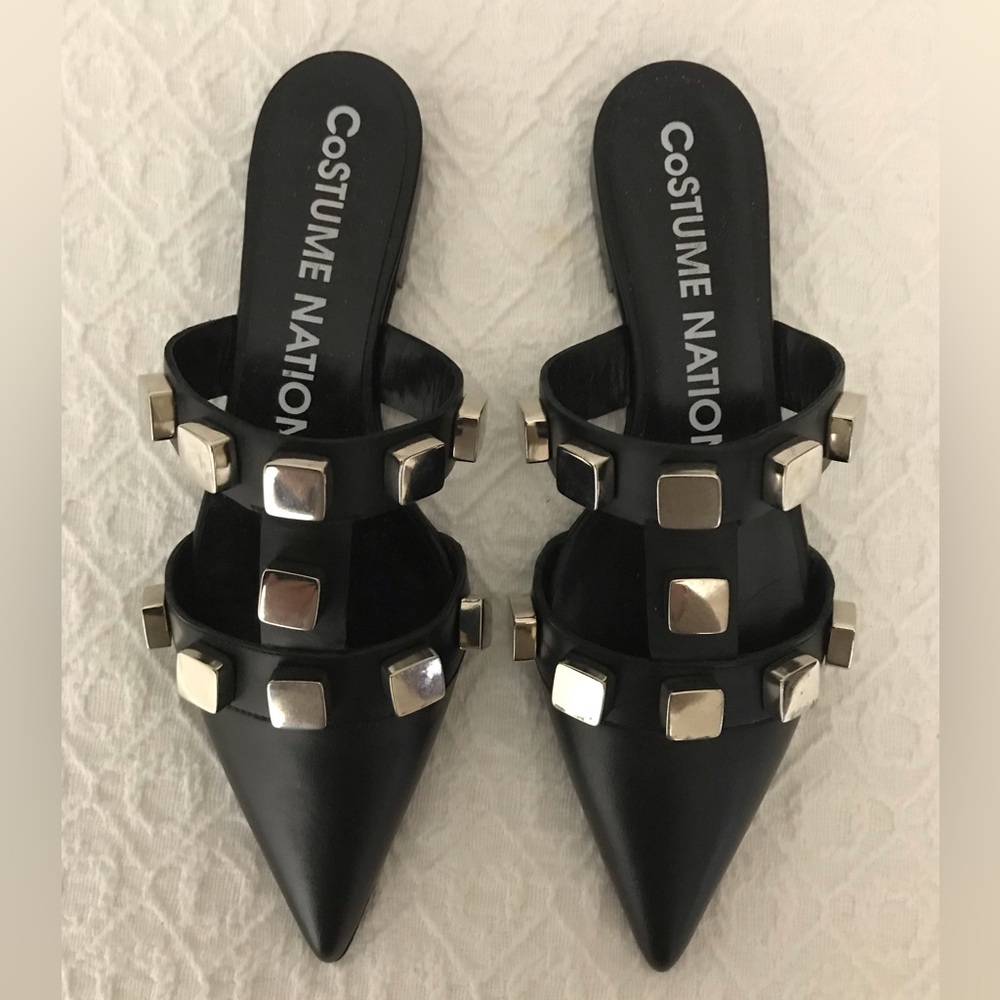 NWOT Women’s Studded Shoes